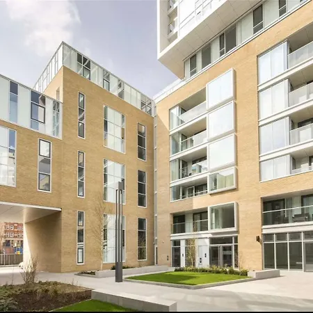 Chic 2-bedroom With Stunning Views In