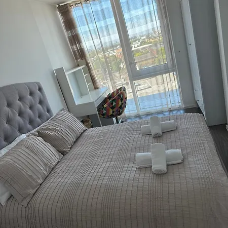 Chic 2-bedroom With Stunning Views In Apartment