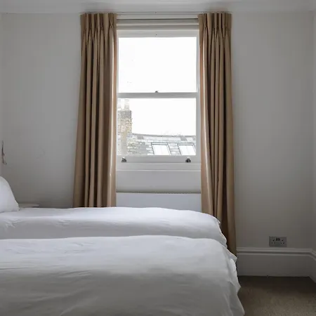 Apartment Number 53 - Stunning Maisonette With Parking In Kensington & Chelsea