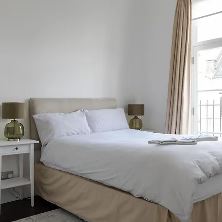 Number 53 - Stunning Maisonette With Parking In Kensington & Chelsea Apartment *