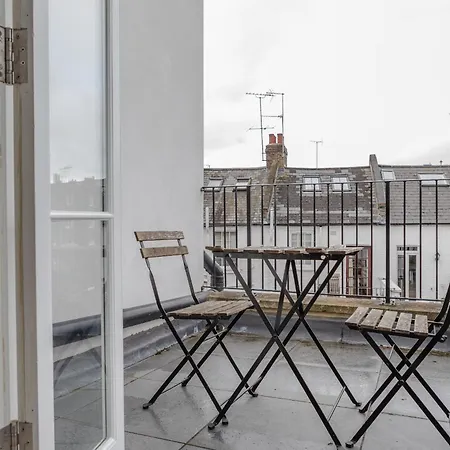 Number 53 - Stunning Maisonette With Parking In Kensington & Chelsea Apartment London