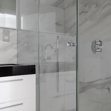 Number 53 - Stunning Maisonette With Parking In Kensington & Chelsea * Londres
