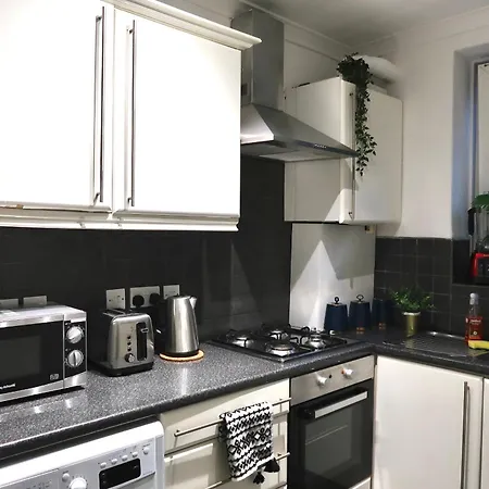 Stylish 3-bed In Clerkenwell Within Walking Distance To Tube Stations * London
