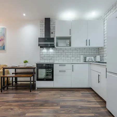 Modern 1 Bed - Us Embassy, Nine Elms & Battersea Station London