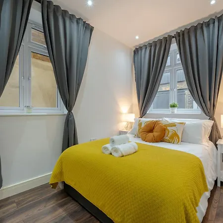 Modern 1 Bed - Us Embassy, Nine Elms & Battersea Station *