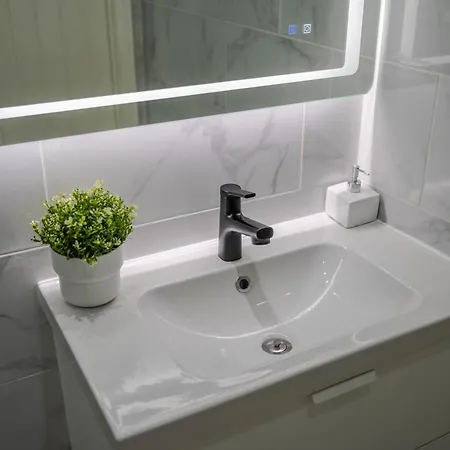 Modern 1 Bed - Us Embassy, Nine Elms & Battersea Station * London