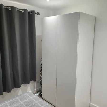 New King Size Bed With Free Parking London