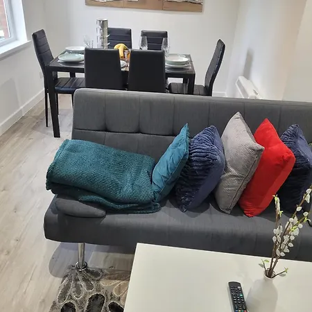 New King Size Bed With Free Parking Apartment