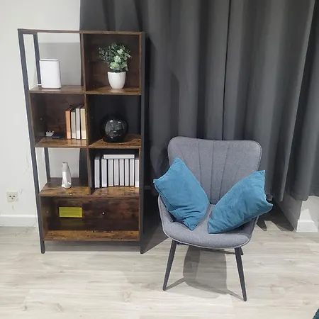 New King Size Bed With Free Parking Apartment London
