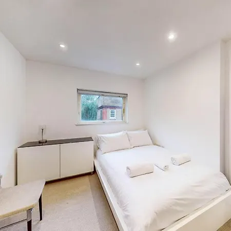Stylish 3 Bedroom In The Heart Of Clerkenwell