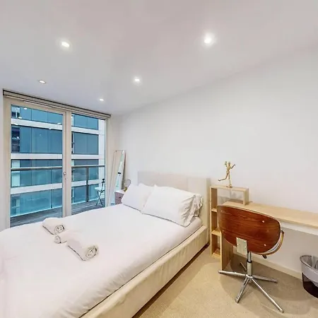Stylish 3 Bedroom In The Heart Of Clerkenwell