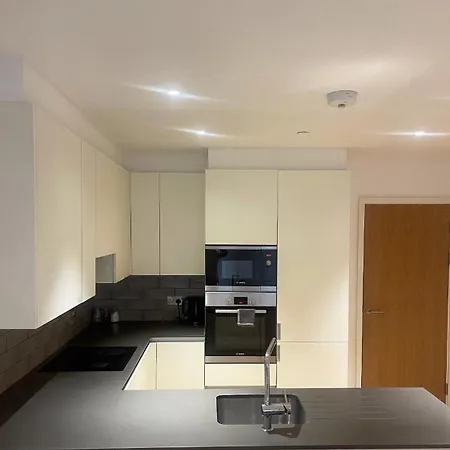 Superb Luxury 2 Bed 公寓 伦敦