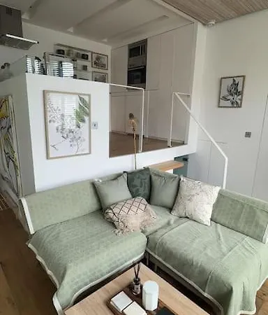 Apartment Modern 1-bedroom Flat On The Avenue *