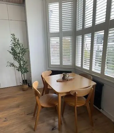 Modern 1-bedroom Flat On The Avenue *