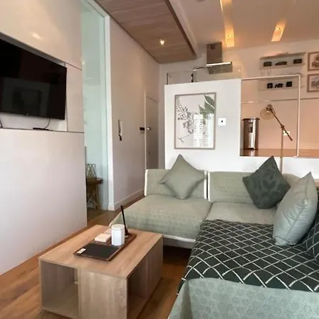 Modern 1-bedroom Flat On The Avenue Apartment London