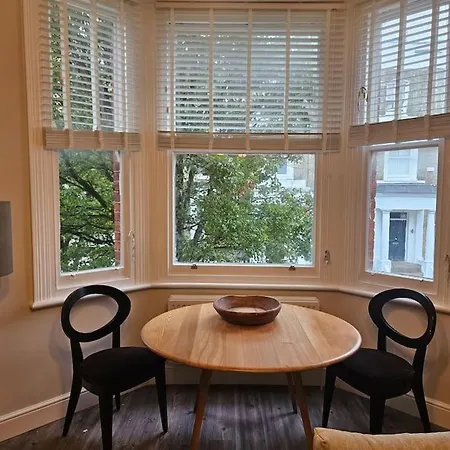 Apartment Cozy One Bedroom Close To Abbey Road