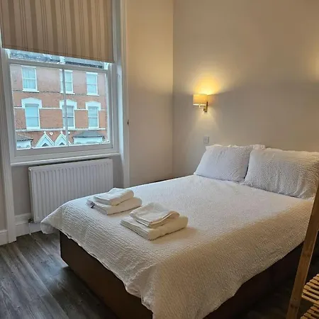 Cozy One Bedroom Close To Abbey Road * London