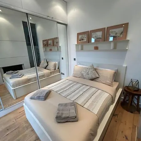 Modern 1-bedroom Flat On The Avenue *