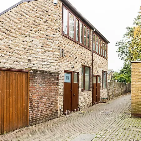 Apartment Modern Airy 2-bed Gem In Trendy Stoke Newington *