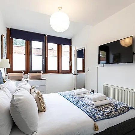 Apartment Modern Airy 2-bed Gem In Trendy Stoke Newington London