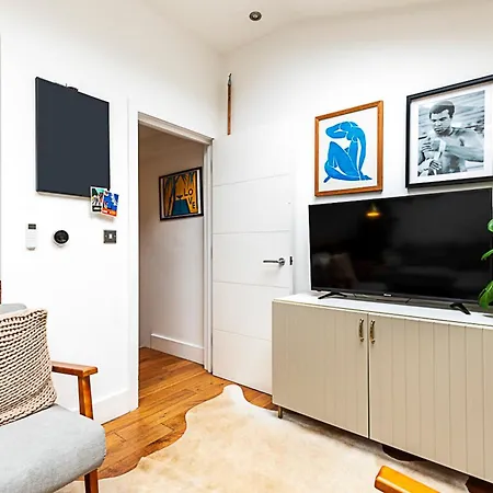 Modern Airy 2-bed Gem In Trendy Stoke Newington * London