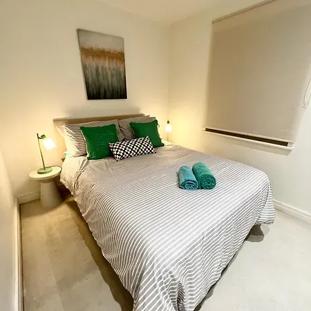 Luxury 2 Bed 2 Bath Zone Two