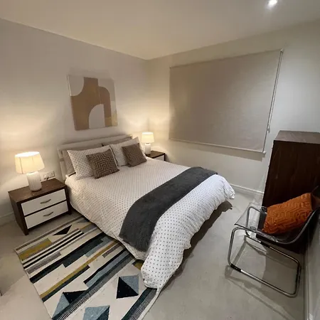 Luxury 2 Bed 2 Bath Zone Two *