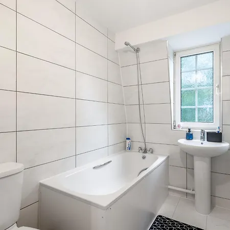 Holiday home Wilkinsons Home-free Parking, Perfect For Contractors & Weekend Getaways, Near Airport & Excel