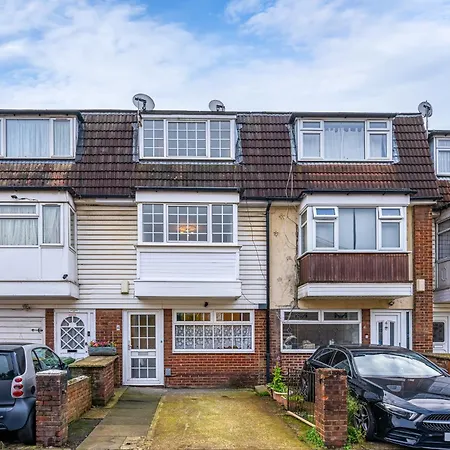 Holiday home Wilkinsons Home-free Parking, Perfect For Contractors & Weekend Getaways, Near Airport & Excel *