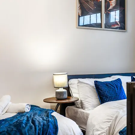 Wilkinsons Home-free Parking, Perfect For Contractors & Weekend Getaways, Near Airport & Excel