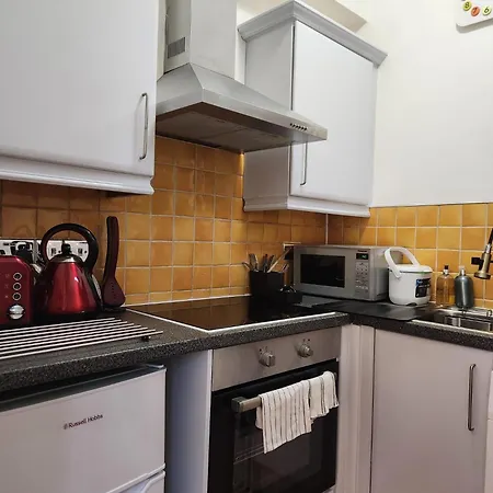 Apartment St 8 - Very Close To Tube - Cozy Flat *