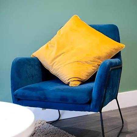 2bd In Whitechapel, *