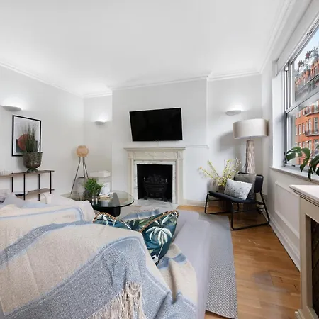 Apartment Mayfair Mews Apartment- 2 Bed 3 London