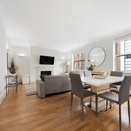 Apartment Mayfair Mews Apartment- 2 Bed 3 *