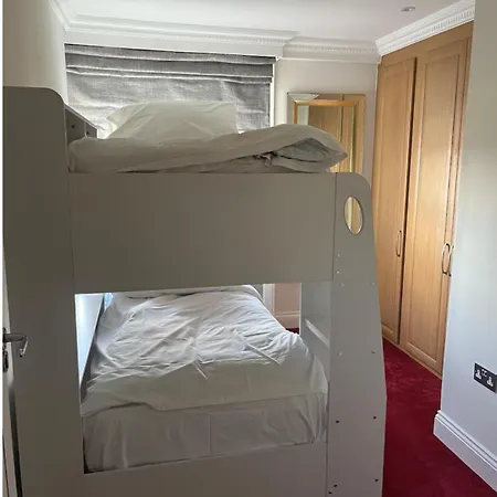 Kensington Flat Apartment