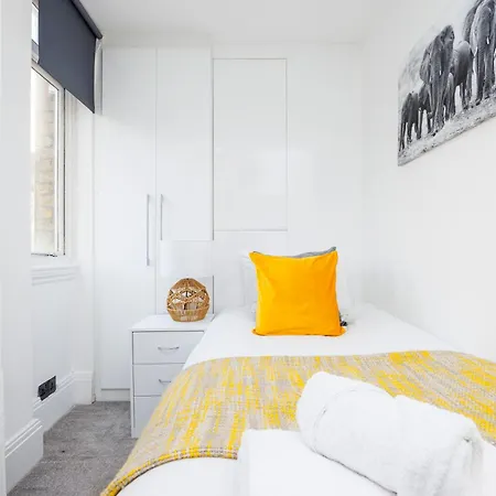 Bridge Apartment London