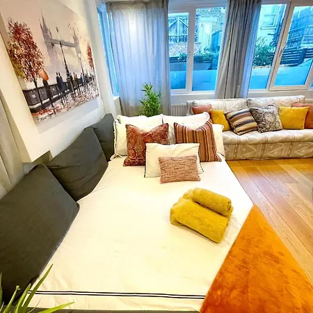 Chelsea Private 2 Beds Flat Apartment