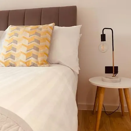 New 1 Bed Flat With Terrace