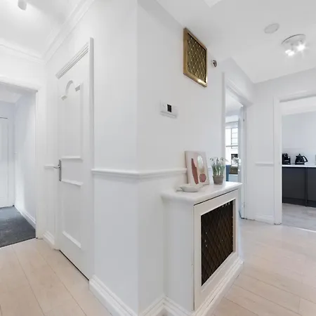 Luxury 2 Bed In Mayfair! Apartment