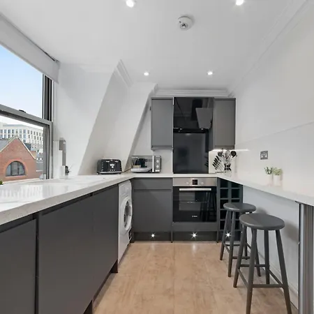 Luxury 2 Bed In Mayfair! Apartment *