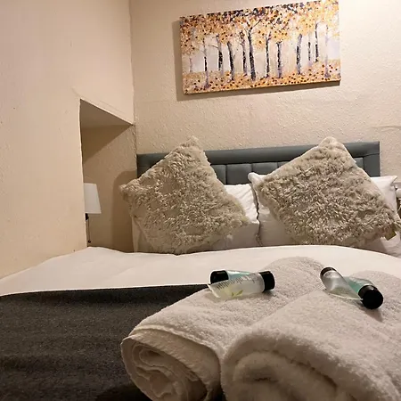 Eltham Stay Guest house *