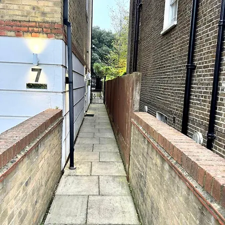 Cute 1 Bedroom In Maida Vale Apartment