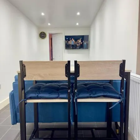 Riverside With Parking In Se Ldn Apartment
