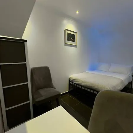 Riverside With Parking In Se Ldn Thamesmead (Greater London)