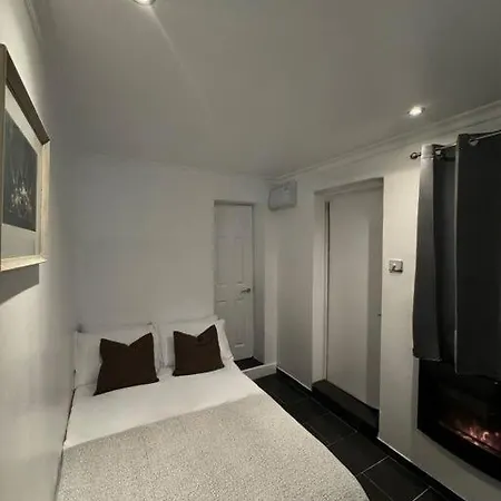 Riverside With Parking In Se Ldn Apartment *