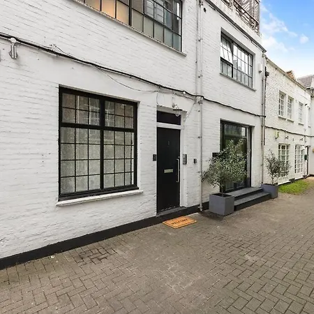 Two-bedroom Short Term & Flexible Renting Hackney With Free Wifi And Roof Terrace! *