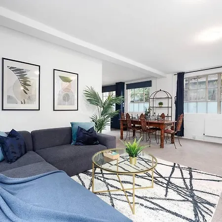 Two-bedroom Short Term & Flexible Renting Hackney With Free Wifi And Roof Terrace! * London