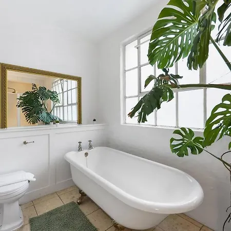 Apartment Two-bedroom Short Term & Flexible Renting Hackney With Free Wifi And Roof Terrace! London
