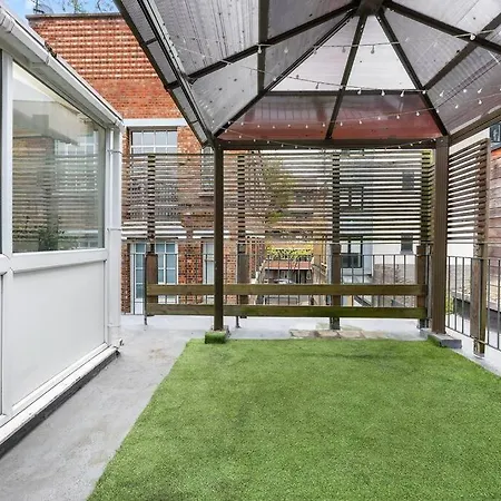 Apartment Two-bedroom Short Term & Flexible Renting Hackney With Free Wifi And Roof Terrace!