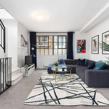 Two-bedroom Short Term & Flexible Renting Hackney With Free Wifi And Roof Terrace!